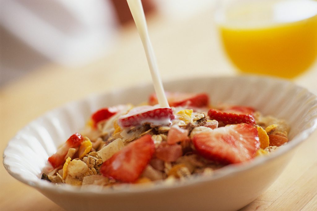 bowl of healthy cereal for a story on how to choose healthy breakfast cereals